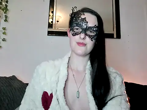 Snapshot of LexiSnowUK chatting on January 9, 8:01 pm LexiSnowUK online show from January 9, 8:01 pm