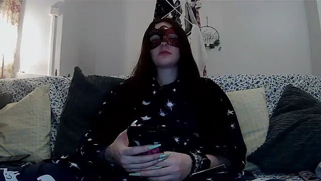 LexiSnowUK online show from January 13, 9:47 am