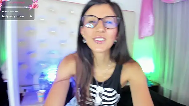  jade white  online show from March 11, 12:39 pm