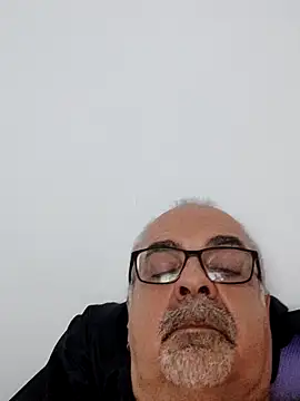 Satiro Sevilla online show from October 4, 9:02 pm