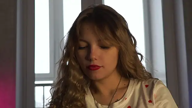 norakisses online show from December 9, 9:17 am