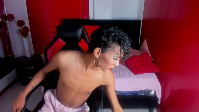 Snapshot of Strella_ferrera chatting on March 2, 4:39 am Strella ferrera online show from March 2, 4:39 am