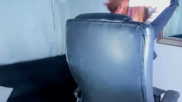 Snapshot of Strella_ferrera chatting on March 6, 3:46 am Strella ferrera online show from March 6, 3:46 am