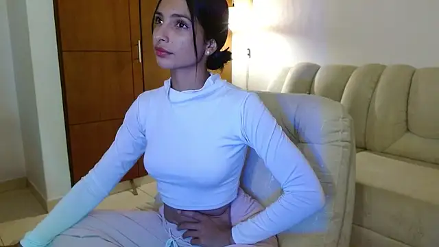 AnnitaSerna  online show from March 18, 4:04 am