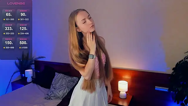 Snapshot of EsmaCarll chatting on December 7, 11:12 pm EsmaCarll online show from December 7, 11:12 pm