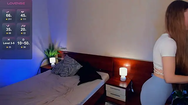 Snapshot of EsmaCarll chatting on December 21, 8:10 pm EsmaCarll online show from December 21, 8:10 pm