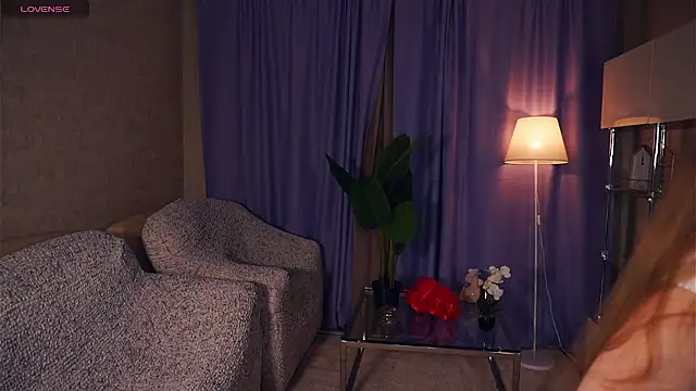 Snapshot of EsmaCarll chatting on January 10, 8:15 pm EsmaCarll online show from January 10, 8:15 pm