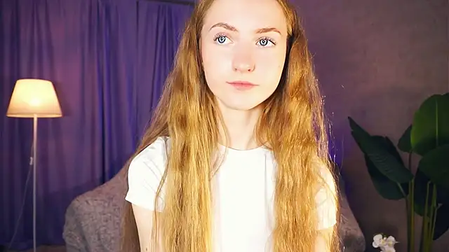 Snapshot of EsmaCarll chatting on January 15, 2:17 am EsmaCarll online show from January 15, 2:17 am