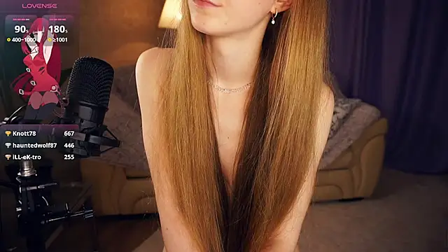 Snapshot of EsmaCarll chatting on March 16, 2:43 am EsmaCarll online show from March 16, 2:43 am