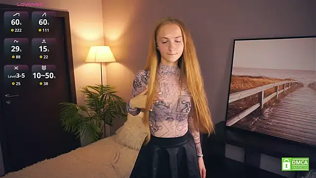 Snapshot of EsmaCarll chatting on September 9, 9:03 pm EsmaCarll online show from September 9, 9:03 pm