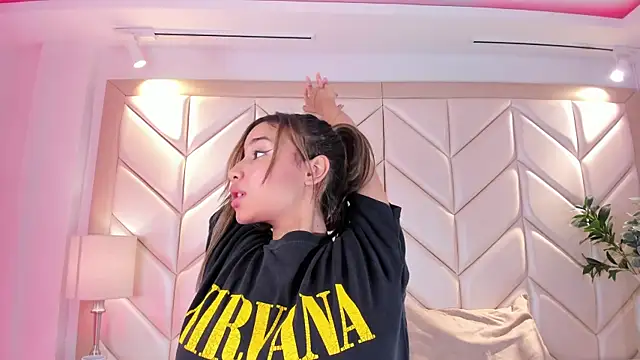 NairobiLee online show from April 10, 12:54 pm