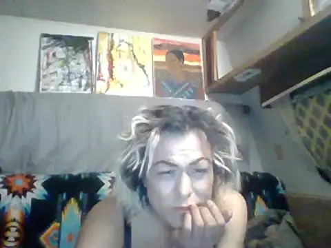 HoneyBdaQueen online show from January 25, 6:12 am