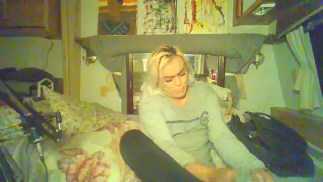 HoneyBdaQueen online show from October 21, 7:53 am