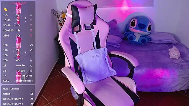 evie cloud online show from December 18, 9:51 pm