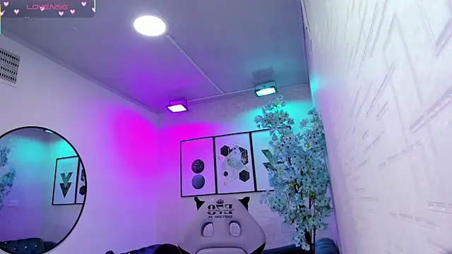 Tiara rr online show from April 18, 3:43 am