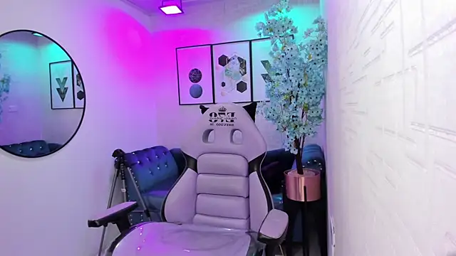 Tiara rr online show from April 19, 3:17 am