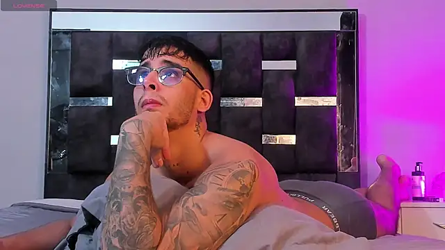 iamcamiloo  online show from March 3, 3:19 am