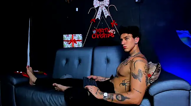 JUSTIN FULLER1 online show from December 11, 7:14 pm