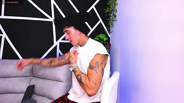 JUSTIN FULLER1 online show from February 16, 7:05 pm