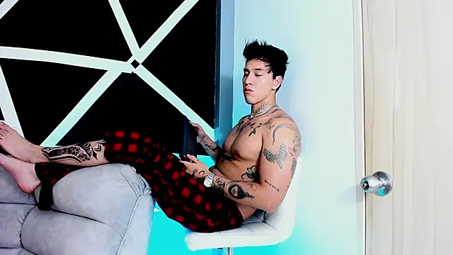 JUSTIN FULLER1 online show from September 23, 11:41 pm