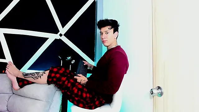 JUSTIN FULLER1 online show from October 8, 2:58 pm