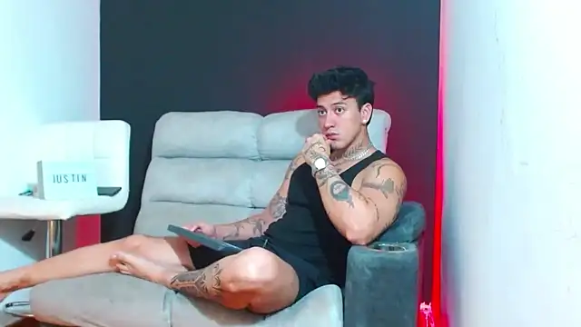 JUSTIN FULLER1 online show from February 19, 9:00 pm