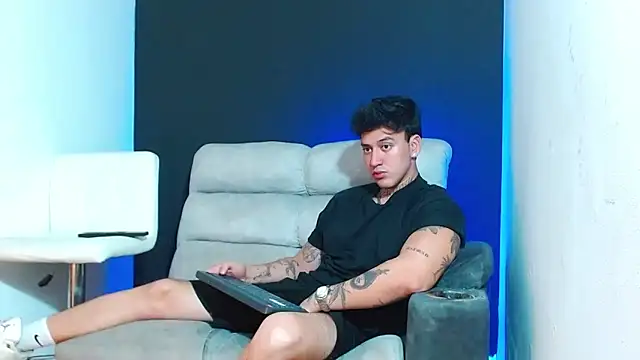 JUSTIN FULLER1 online show from March 9, 12:03 am