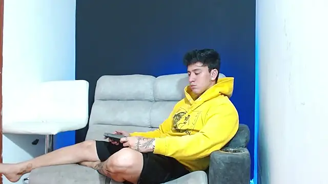 JUSTIN FULLER1 online show from March 16, 8:46 pm