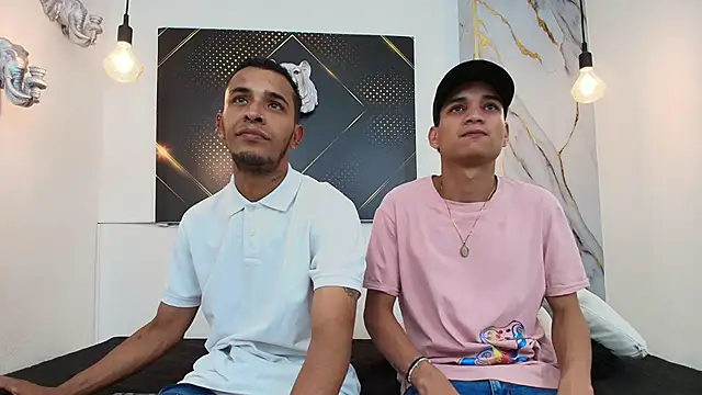 Snapshot of JordanAndAndrew chatting on November 15, 8:38 pm JordanAndAndrew online show from November 15, 8:38 pm