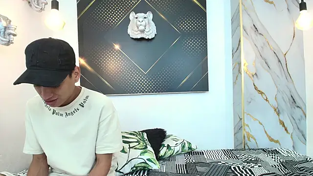 Snapshot of JordanAndAndrew chatting on November 24, 9:03 pm JordanAndAndrew online show from November 24, 9:03 pm