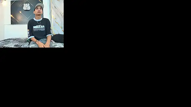 Snapshot of JordanAndAndrew chatting on December 2, 9:32 pm JordanAndAndrew online show from December 2, 9:32 pm