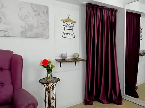Snapshot of Queenrafaella chatting on October 8, 3:20 pm Queenrafaella online show from October 8, 3:20 pm