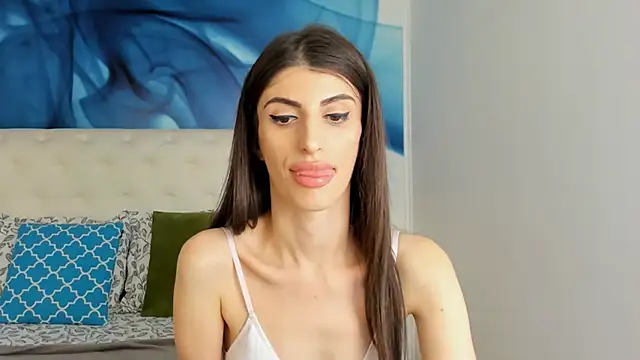 SkinnyDolly online show from January 26, 12:05 am