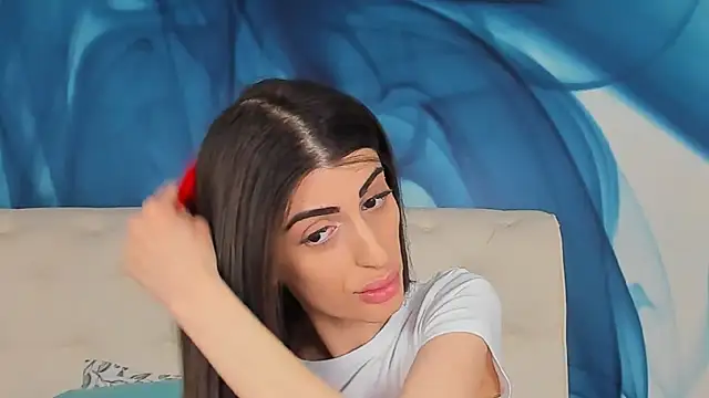 SkinnyDolly online show from March 8, 9:40 pm