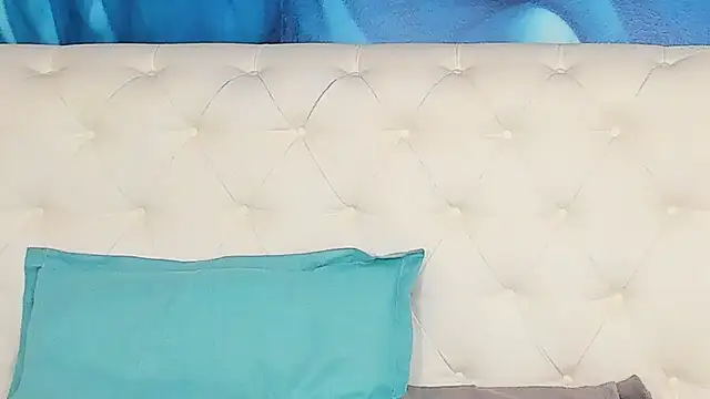 SkinnyDolly online show from April 22, 2:14 am