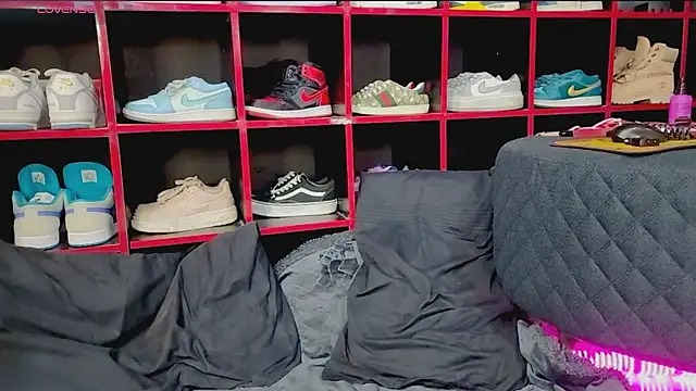 Indianbrownie online show from April 4, 3:53 pm