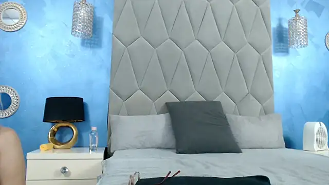 Snapshot of AretiAlisya chatting on September 10, 5:18 am AretiAlisya online show from September 10, 5:18 am