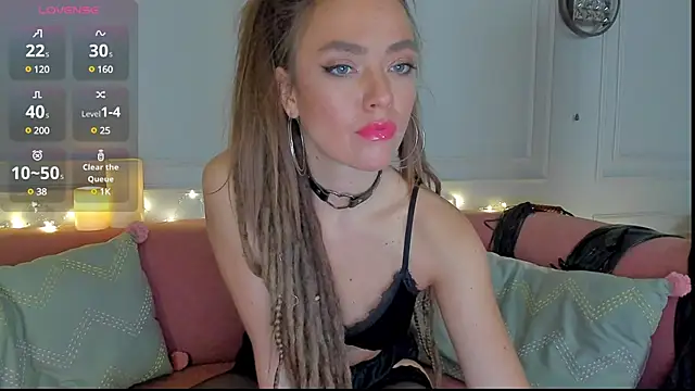 KellyFouler online show from December 6, 12:38 pm