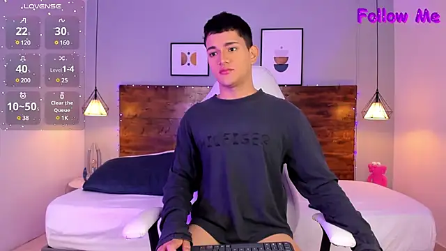 ander deimond  online show from February 6, 1:21 pm