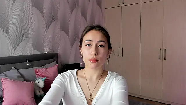 Bambiii bby online show from February 8, 7:15 am