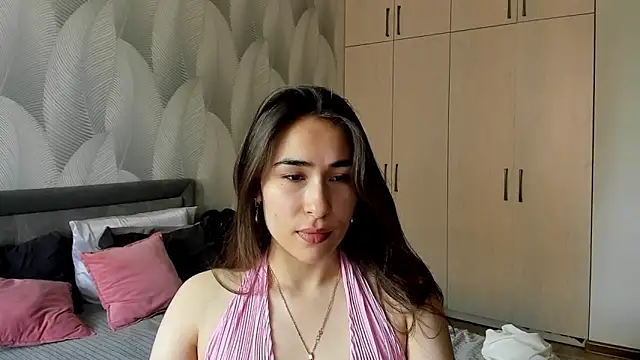 Snapshot of Bambiii_bby chatting on June 10, 7:18 am Bambiii bby online show from June 10, 7:18 am