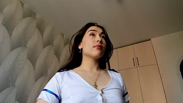 Snapshot of Bambiii_bby chatting on June 16, 8:50 am Bambiii bby online show from June 16, 8:50 am