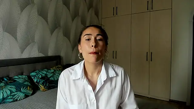 Bambiii bby online show from July 28, 6:42 am