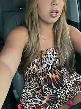 lariic online show from April 18, 7:51 pm