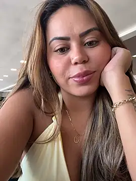 lariic online show from April 22, 1:01 pm