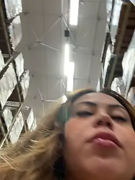 lariic online show from April 24, 11:45 am