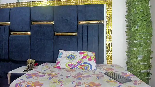 skaysanchez1 online show from October 14, 7:25 pm