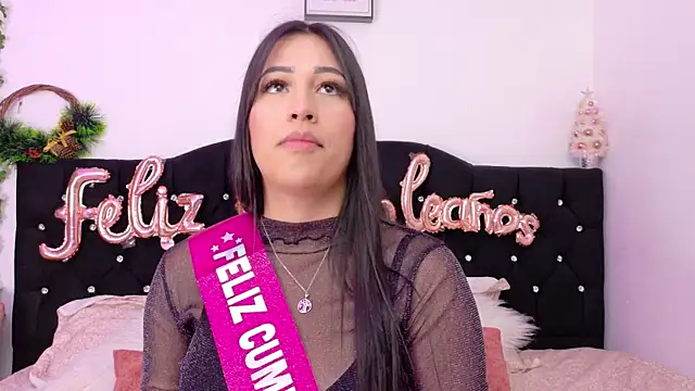 Sara Kurt online show from December 4, 3:21 pm