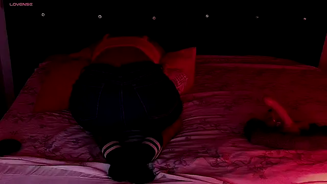 Snapshot of SashaBrianna99 chatting on November 15, 4:21 am SashaBrianna99 online show from November 15, 4:21 am