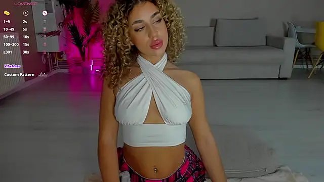 CurlyAnt0 online show from November 12, 7:42 am